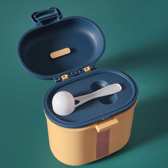 Baby Milk Powder BPA-Free Storage Container with Crown Lid