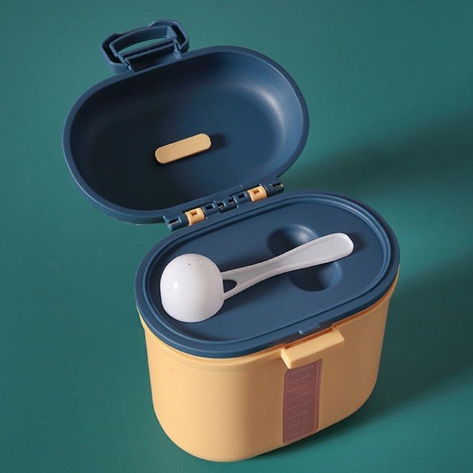 Baby Milk Powder BPA-Free Storage Container with Crown Lid