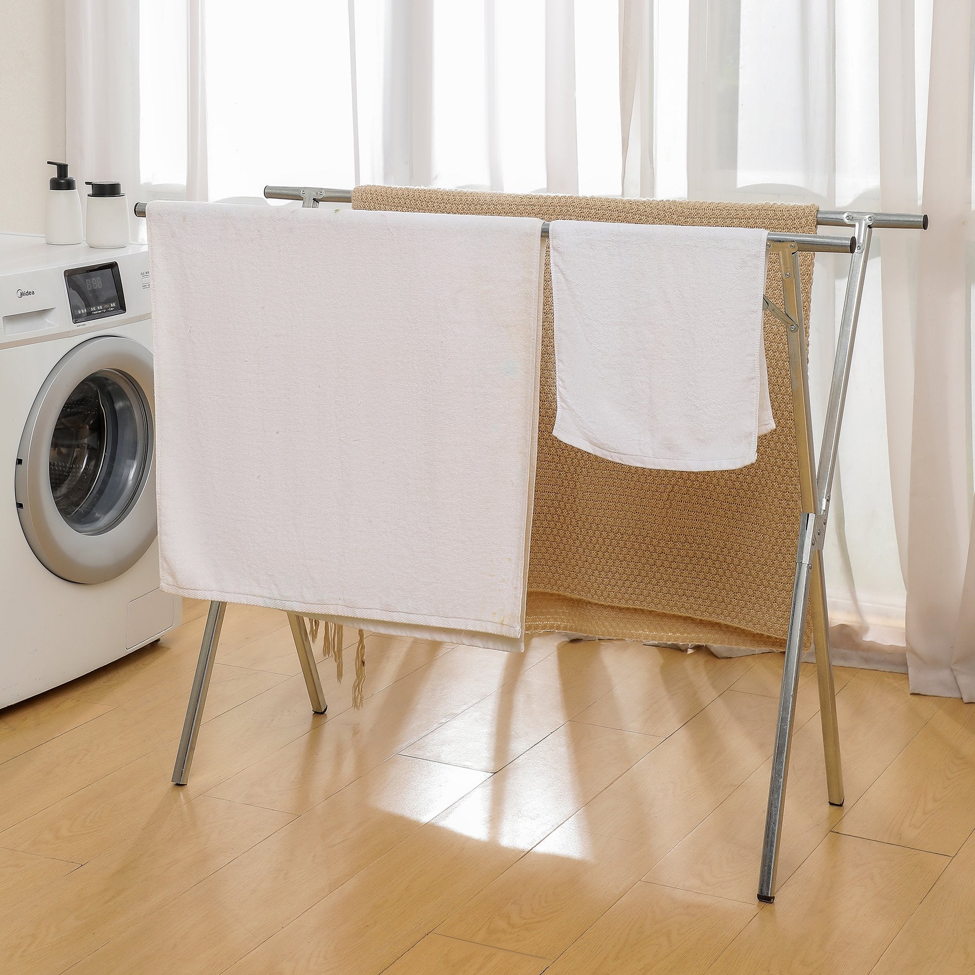 Versatile Indoor/Outdoor Clothes Drying Rack